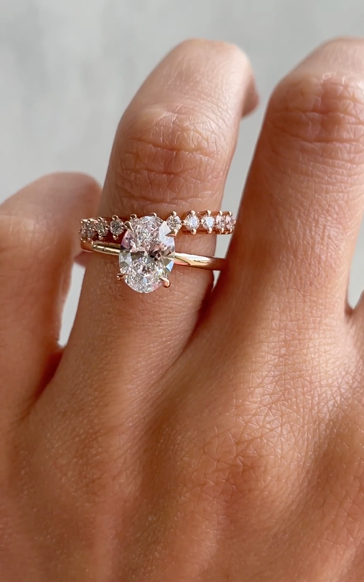 Oval on a Diamond Double Band