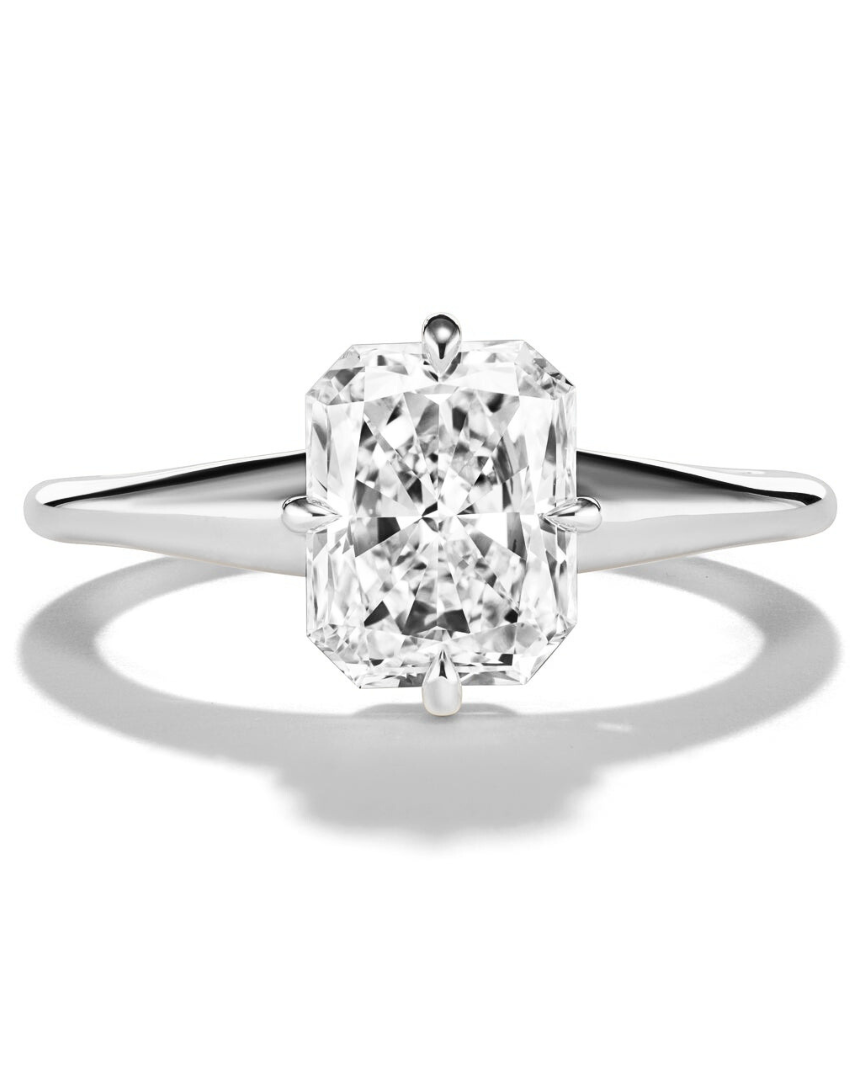 Radiant Cut Diamond 4-Claw Engagement Ring White Gold
